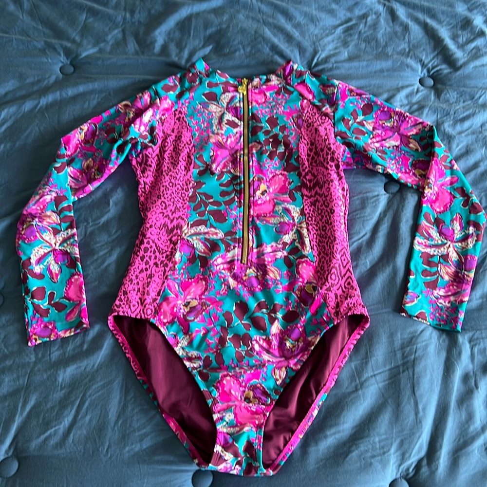 Lilly Pulitzer Randee rashgaurd one-piece swimsuit. Worn 1x like new condition